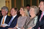 Den Haag 17 mei 2011
Prinses maxima reikt de appeltjes van Oranje uit. Prins Willem Alexander en Koningin Beatrix zijn daarbij aanwezig.
Peter Smulders bv