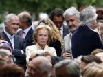 Amsterdam 26 mei 2011
Koningin Beatrix opent expositie van kunst op de apollolaan. Jan Cremer begeleidt haar. Nina Brink met Pieter Storms en haar dochter
Peter Smulders bv