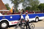 Amstelveen 6 mei 2011
Opnames tv serie over koningin Beatrix met in de hoofdrollen Willeke v Ammelrooy ( Beatrix) Bastiaan Ragas (Prins Willem Alexander) en Katja Herbers (Maxima). Politie bij de opnames
Peter Smulders bv