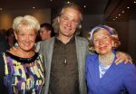 Amsterdam 17 april 2011
Sheila de Vries krijgt uit handen van burgemeester Eberhard v d Laan een koninklijke onderscheiding op haar feestje in het hilton. 
Ronald Jan Heijn met vriendin en moeder Hank Heijn
Peter Smulders bv