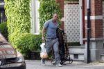Amsterdam 6 mei 2011
Ronald de Boer op weg naar het huis van zijn vriendin Suze v Rozelaar. Suze komt 2 minuten later.
Peter Smulders bv