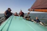 Lemmer, 4 Juli 2011
De SKS skutsjes zijn samen met de skutsjes uit de A-klasse van de IFKS ingedeeld in Klasse 1 Als fotograaf aan boord van de STRIIDBER met schipper Siebo Zijsling | uit Ijlst
Foto Peter Smulders BVâ€¨ (2-2-7)
