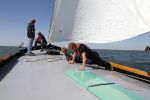Lemmer, 4 Juli 2011
De SKS skutsjes zijn samen met de skutsjes uit de A-klasse van de IFKS ingedeeld in Klasse 1 Als fotograaf aan boord van de STRIIDBER met schipper Siebo Zijsling | uit Ijlst
Foto Peter Smulders BVâ€¨ (2-2-7)