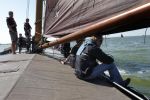 Lemmer, 4 Juli 2011
De SKS skutsjes zijn samen met de skutsjes uit de A-klasse van de IFKS ingedeeld in Klasse 1 Als fotograaf aan boord van de STRIIDBER met schipper Siebo Zijsling | uit Ijlst
Foto Peter Smulders BVâ€¨ (2-2-7)