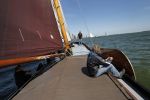 Lemmer, 4 Juli 2011
De SKS skutsjes zijn samen met de skutsjes uit de A-klasse van de IFKS ingedeeld in Klasse 1 Als fotograaf aan boord van de STRIIDBER met schipper Siebo Zijsling | uit Ijlst
Foto Peter Smulders BVâ€¨ (2-2-7)