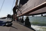 Lemmer, 4 Juli 2011
De SKS skutsjes zijn samen met de skutsjes uit de A-klasse van de IFKS ingedeeld in Klasse 1 Als fotograaf aan boord van de STRIIDBER met schipper Siebo Zijsling | uit Ijlst
Foto Peter Smulders BVâ€¨ (2-2-7)