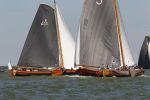 Lemmer, 4 Juli 2011
De SKS skutsjes zijn samen met de skutsjes uit de A-klasse van de IFKS ingedeeld in Klasse 1 Als fotograaf aan boord van de STRIIDBER met schipper Siebo Zijsling | uit Ijlst
Foto Peter Smulders BVâ€¨ (2-2-7)
