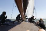 Lemmer, 4 Juli 2011
De SKS skutsjes zijn samen met de skutsjes uit de A-klasse van de IFKS ingedeeld in Klasse 1 Als fotograaf aan boord van de STRIIDBER met schipper Siebo Zijsling | uit Ijlst
Foto Peter Smulders BVâ€¨ (2-2-7)