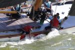 Lemmer, 4 Juli 2011
De SKS skutsjes zijn samen met de skutsjes uit de A-klasse van de IFKS ingedeeld in Klasse 1 Als fotograaf aan boord van de STRIIDBER met schipper Siebo Zijsling | uit Ijlst
Foto Peter Smulders BVâ€¨ (2-2-7)