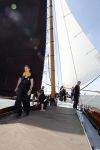 Lemmer, 4 Juli 2011
De SKS skutsjes zijn samen met de skutsjes uit de A-klasse van de IFKS ingedeeld in Klasse 1 Als fotograaf aan boord van de STRIIDBER met schipper Siebo Zijsling | uit Ijlst
Foto Peter Smulders BVâ€¨ (2-2-7)
