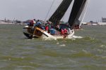 Lemmer, 4 Juli 2011
De SKS skutsjes zijn samen met de skutsjes uit de A-klasse van de IFKS ingedeeld in Klasse 1 Als fotograaf aan boord van de STRIIDBER met schipper Siebo Zijsling | uit Ijlst
Foto Peter Smulders BVâ€¨ (2-2-7)