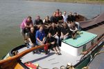 Lemmer, 4 Juli 2011
De SKS skutsjes zijn samen met de skutsjes uit de A-klasse van de IFKS ingedeeld in Klasse 1 Als fotograaf aan boord van de STRIIDBER met schipper Siebo Zijsling | uit Ijlst
Foto Peter Smulders BVâ€¨ (2-2-7)