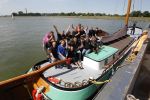 Lemmer, 4 Juli 2011
De SKS skutsjes zijn samen met de skutsjes uit de A-klasse van de IFKS ingedeeld in Klasse 1 Als fotograaf aan boord van de STRIIDBER met schipper Siebo Zijsling | uit Ijlst
Foto Peter Smulders BVâ€¨ (2-2-7)