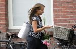 Amsterdam 6 mei 2011
Ronald de Boer op weg naar het huis van zijn vriendin Suze v Rozelaar. Suze komt 2 minuten later.
Peter Smulders bv