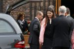 Hilversum 6 mei 2011
Begrafenis van de oma van Yolanthe Sneijder Cabau. Haar moeders broer en zussen zijn aanwezig alsmede haar man Wesley Sneijder. Yolanthe zat voor opnames in Los Angeles.
Peter Smulders bv