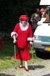 Amstelveen 6 mei 2011
Opnames tv serie over koningin Beatrix met in de hoofdrollen Willeke v Ammelrooy ( Beatrix) Bastiaan Ragas (Prins Willem Alexander) en Katja Herbers (Maxima). Willeke v Ammelrooy is van haar paard gevallen en loopt op krukken
Peter Smulders bv