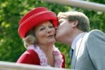 Amstelveen 6 mei 2011
Opnames tv serie over koningin Beatrix met in de hoofdrollen Willeke v Ammelrooy ( Beatrix) Bastiaan Ragas (Prins Willem Alexander) en Katja Herbers (Maxima).
Peter Smulders bv