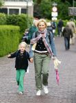 Loenen 26 mei 2011
Yvon jaspers loopt avondvierdaagse met haar dochter Keesje.
Peter Smulders bv