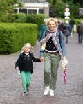 Loenen 26 mei 2011
Yvon jaspers loopt avondvierdaagse met haar dochter Keesje.
Peter Smulders bv