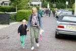 Loenen 26 mei 2011
Yvon jaspers loopt avondvierdaagse met haar dochter Keesje.
Peter Smulders bv