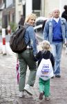 Loenen 26 mei 2011
Yvon jaspers loopt avondvierdaagse met haar dochter Keesje.
Peter Smulders bv