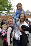 Loenen aan de Vecht 7 juni 2012
Alwien Tulner met man en kinderen tijdens avondvierdaagse.
Peter Smulders bv