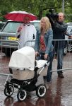 Amsterdam 4 juni 2012
Vertrek Nederlands elftal v.a. het Hilton hotel naar het EK in Oekraine en Polen.
Arjen Robben met zijn vrouw en kinderen
Peter Smulders bv