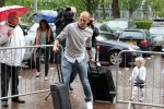 Amsterdam 4 juni 2012
Vertrek Nederlands elftal v.a. het Hilton hotel naar het EK in Oekraine en Polen.
Arjen Robben met zijn vrouw en kinderen
Peter Smulders bv