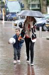 Amsterdam 4 juni 2012
Vertrek Nederlands elftal v.a. het Hilton hotel naar het EK in Oekraine en Polen.
Bouchra v Persie met haar kinderen
Peter Smulders bv