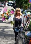 Amsterdam 2 juni 2012
Connie Breukhoven doet boodschappen met nieuw kapsel.
Peter Smulders bv