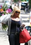Amsterdam 2 juni 2012
Connie Breukhoven doet boodschappen met nieuw kapsel.
Peter Smulders bv