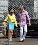 Monaco 7 mei 2012
Connie Breukhoven en haar nieuwe vriend Ben Angelier vier met zijn kinderen en vrienden zijn 60e verjaardag. Ze vertrekken bij zijn huis / appartement met rolls royce cabrio.
Peter Smulders bv