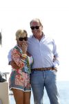 Cannes 10 mei 2012
Connie Breukhoven met haar nieuwe vriend Ben Angelier bij de strandtent van het Carlton Hotel in Cannes.
Peter Smulders bv