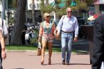 Cannes 10 mei 2012
Connie Breukhoven met haar nieuwe vriend Ben Angelier bij de strandtent van het Carlton Hotel in Cannes.
Peter Smulders bv
