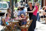 Amsterdam 25 mei 2012
Connie Breukhoven met kleinkinderen Semmy en Soraiya op de cornelis schuytstraat.
Peter Smulders bv