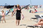 Noordwijk 26 m ei 2012
Connie Breukhoven met dochter Shanna en kleinkinderen Semmy en Soraiya op het strand bij hotel huis ter duin.
Peter Smulders bv