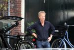 Amsterdam 14 mei 2012
Cor Bakker en zijn vriendin zijn de auto van de dochter van Cor aan het wassen.
Peter Smulders bv