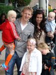 Amsterdam 4 juni 2012
Vertrek Nederlands elftal v.a. het Hilton hotel naar het EK in Oekraine en Polen.
Dirk Kuyt met zijn gezin
Peter Smulders bv