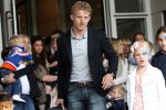 Amsterdam 4 juni 2012
Vertrek Nederlands elftal v.a. het Hilton hotel naar het EK in Oekraine en Polen.
Dirk Kuyt met zijn gezin
Peter Smulders bv