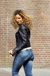 Hoofddorp 14 mei 2012
Fajah Lourens op weg om haar tatoo weg te laten laseren.
Peter Smulders bv