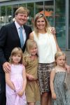 Amsterdam 6 juni 2012
Prinses Maxima Amalia Ariane en Alexia met hun vader Prins Willem Alexander
bij muziek concert in de heineken music hall.
Peter Smulders bv