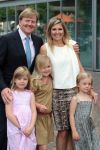 Amsterdam 6 juni 2012
Prinses Maxima Amalia Ariane en Alexia met hun vader Prins Willem Alexander
bij muziek concert in de heineken music hall.
Peter Smulders bv