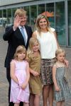 Amsterdam 6 juni 2012
Prinses Maxima Amalia Ariane en Alexia met hun vader Prins Willem Alexander
bij muziek concert in de heineken music hall.
Peter Smulders bv