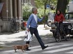 Amsterdam 13 juni 2012
Hans v Wilgenburg met hondje op straat.
Peter Smulders bv