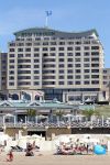 Noordwijk 26 m ei 2012
Connie Breukhoven met dochter Shanna en kleinkinderen Semmy en Soraiya op het strand bij hotel huis ter duin.
Peter Smulders bv