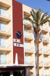 ibiza 2 mei 2012
Jan Kooijman achter de kinderwagen met zijn dochter en vriendin tijdens opnames verliefd op ibiza alsmede Sanne Vogel en Kim Feenstra. Hotel Victoria waar de acteurs slapen
Peter Smulders bv
