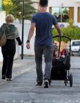 ibiza 2 mei 2012
Jan Kooijman achter de kinderwagen met zijn dochter en vriendin tijdens opnames verliefd op ibiza alsmede Sanne Vogel en Kim Feenstra.
Peter Smulders bv