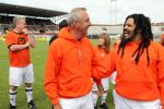 Amsterdam 1 juni 2012
Voetbaltournooi Johan Cruijff foundation in het olympisch stadion .
oa Johan Cruijff John Ewbank Thomas Acda Aron Winter Brian Roy Tonnie Bruins Slot Ronald de Boer William Spaay Najib Amhali Edwin v d Sar Raoul Heertje en Rohan Marley ( zoon Bob Marley) deden mee.
Peter Smulders bv