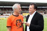 Amsterdam 1 juni 2012
Voetbaltournooi Johan Cruijff foundation in het olympisch stadion .
oa Johan Cruijff John Ewbank Thomas Acda Aron Winter Brian Roy Tonnie Bruins Slot Ronald de Boer William Spaay Najib Amhali Edwin v d Sar Raoul Heertje en Rohan Marley ( zoon Bob Marley) deden mee. Edwin Bredius interviewt Johan Cruyff
Peter Smulders bv
