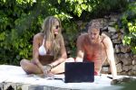 Ibiza 2 mei 2012
John Ewbank en zijn nieuwe vriendin Kelly Weekers op vakantie op ibiza.
Peter Smulders bv